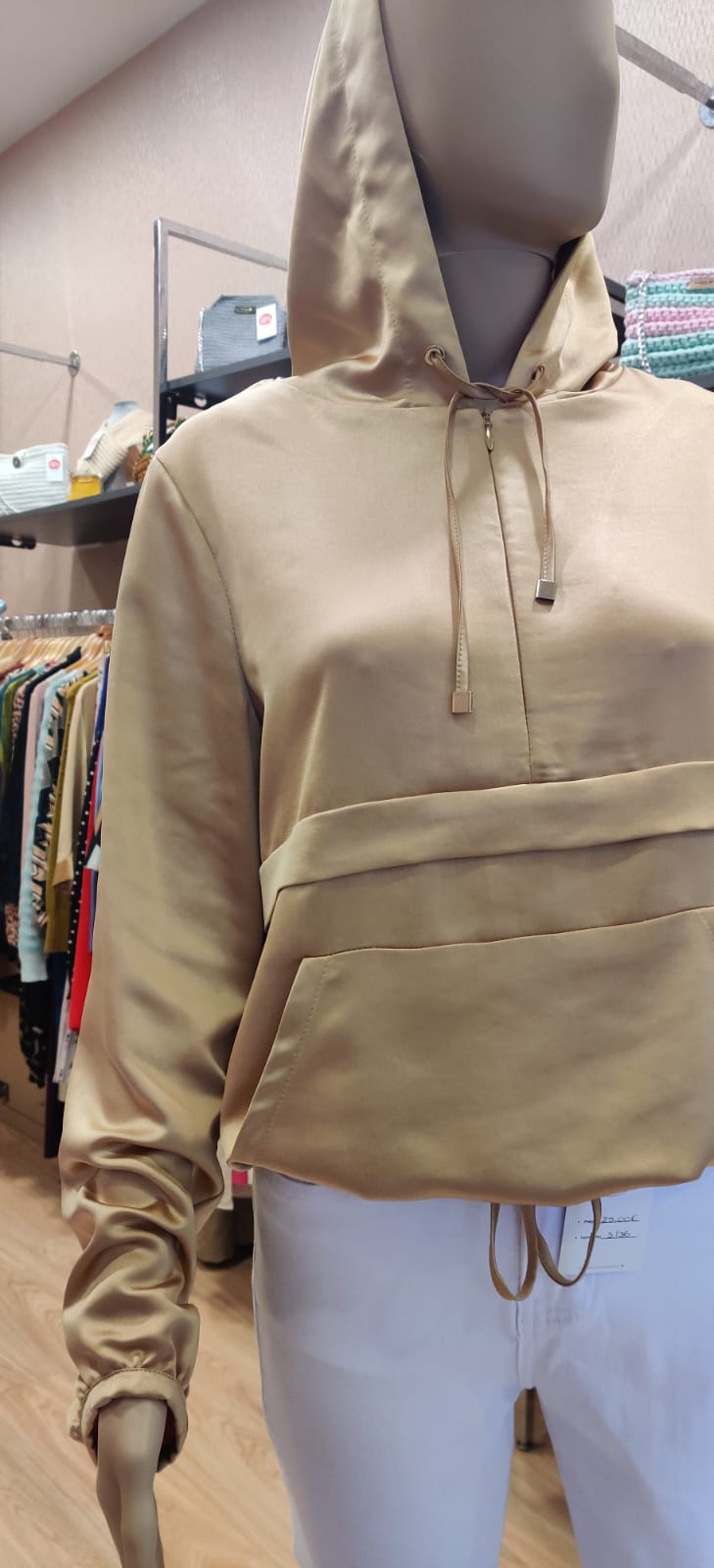 Camisola com carapuço