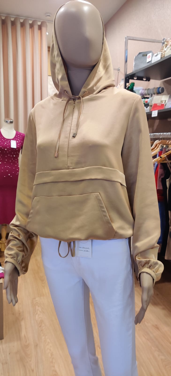 Camisola com carapuço