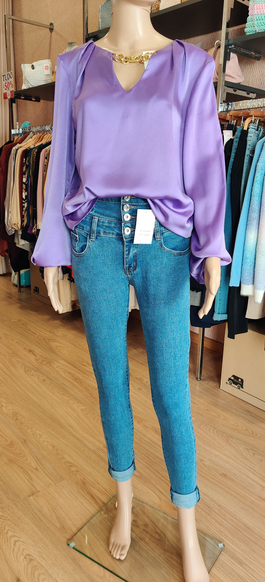 Blusa com corrente
